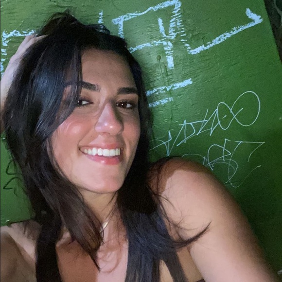 Profile Picture of Talia Levy (@taliaalevy) on Poshmark