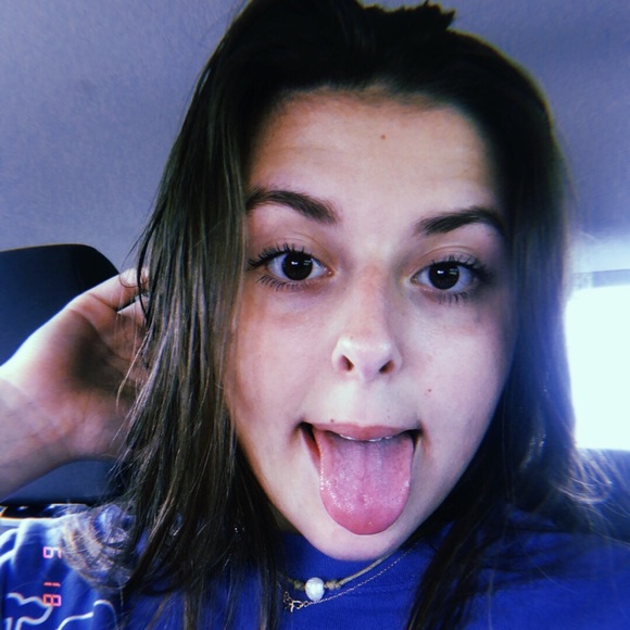 Profile Picture of Lillian Wilson (@lilliy_paaad) on Poshmark