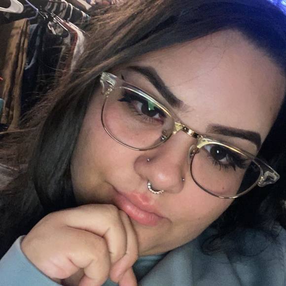 Jennifer Semidey - Poshmark Profile Picture of Jennifer Semidey (@jenny9981) on Poshmark