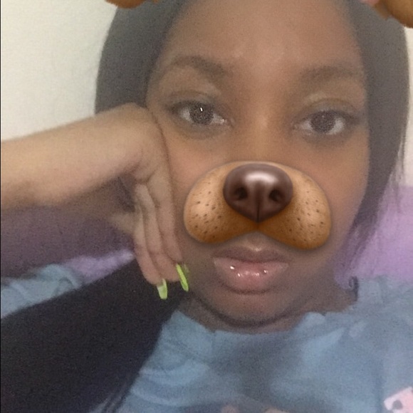 Profile Picture of Bridgette Poole (@londonbridgesx) on Poshmark