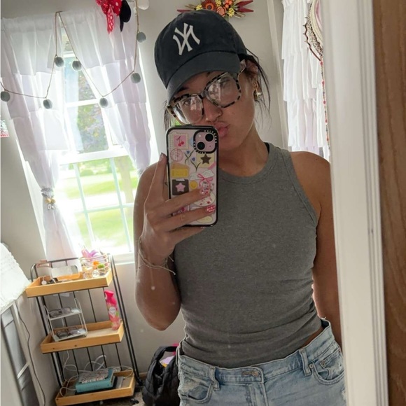 Profile Picture of Julia Roderick (@juliaroderick1) on Poshmark