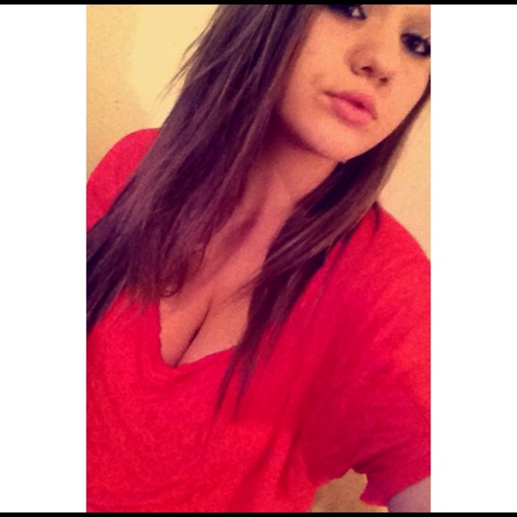 Profile Picture of Britney Ricks (@britneyrickss) on Poshmark