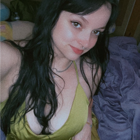 Profile Picture of Brittney Keller (@bbbrittyyy) on Poshmark