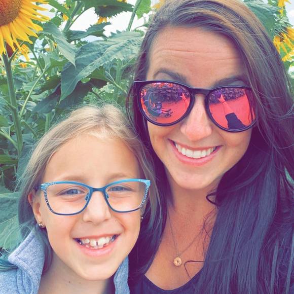 Profile Picture of Hannah Robillard (@robilpqp) on Poshmark