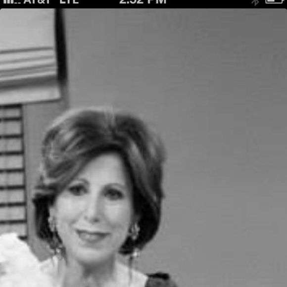 Profile Picture of Pam Pierce (@pampierce) on Poshmark
