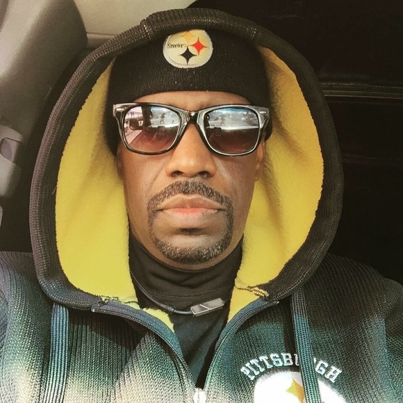 Profile Picture of Glenn Clark (@overpair4) on Poshmark