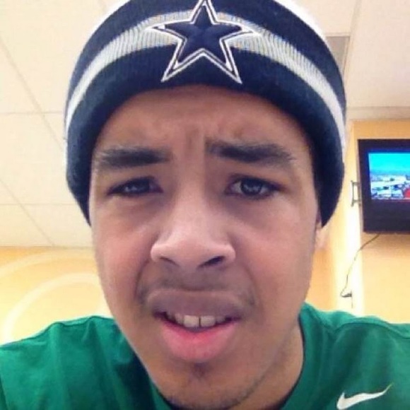 Profile Picture of Ivan Leonard (@ivanleo94) on Poshmark