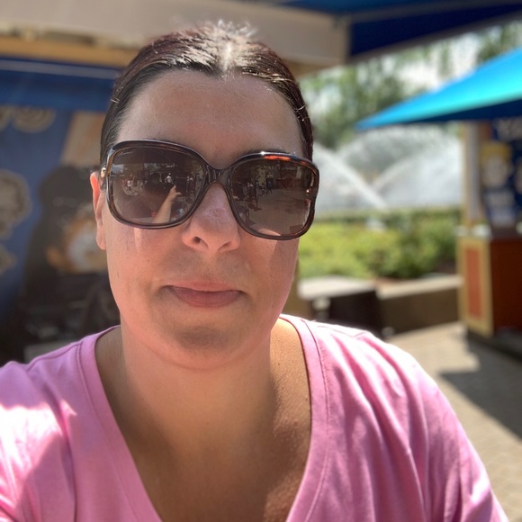 Profile Picture of Roula Dimitrakopoulos (@roudk) on Poshmark