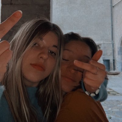 Profile Picture of Kim Dumont-Zanella (@ZanellaKim) on Twitter