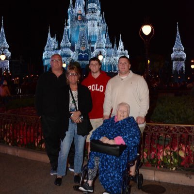 Profile Picture of Joe Vandenburgh (@JoeVandenburgh) on Twitter