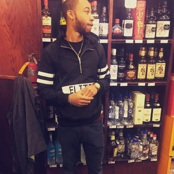 Profile Picture of Aaron Oliver (@dondolla1525) on Poshmark