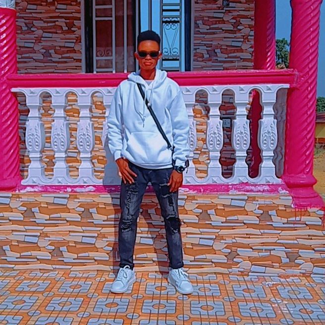 Profile Picture of BENJAMIN HALLOWELL (@benjaminhallowell87) on Tiktok