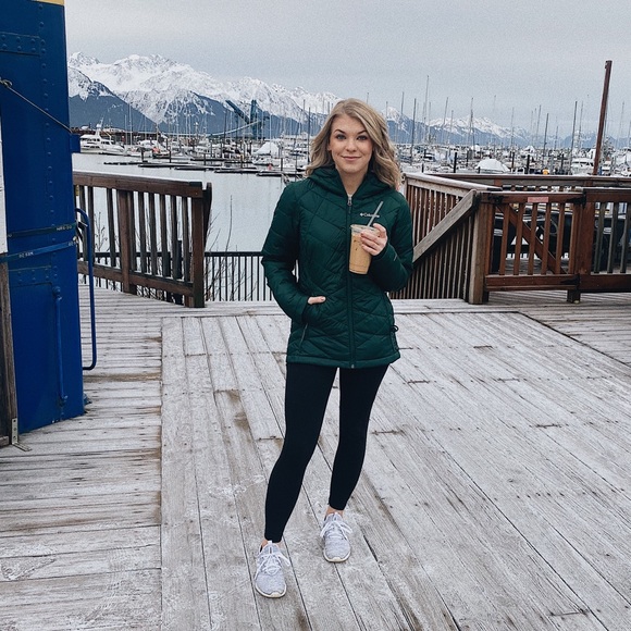 Profile Picture of Rileigh Faultner (@rileighfaultner) on Poshmark