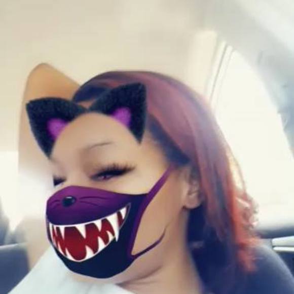 Profile Picture of Kenesha Salters (@neshasalters) on Poshmark