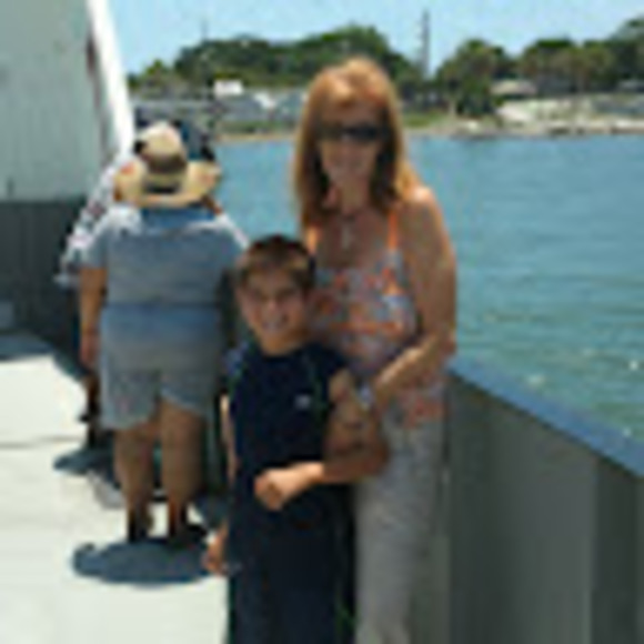 Profile Picture of Stacey Lampert (@staceylampert) on Poshmark