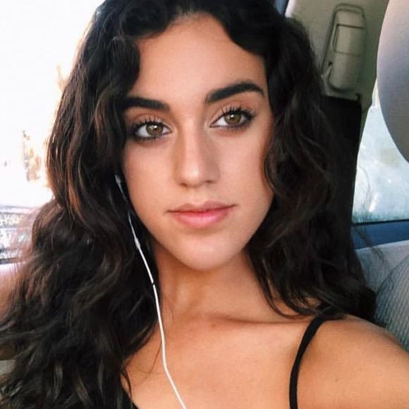 Profile Picture of Eliana Spizzirri (@spizzzyyy) on Poshmark