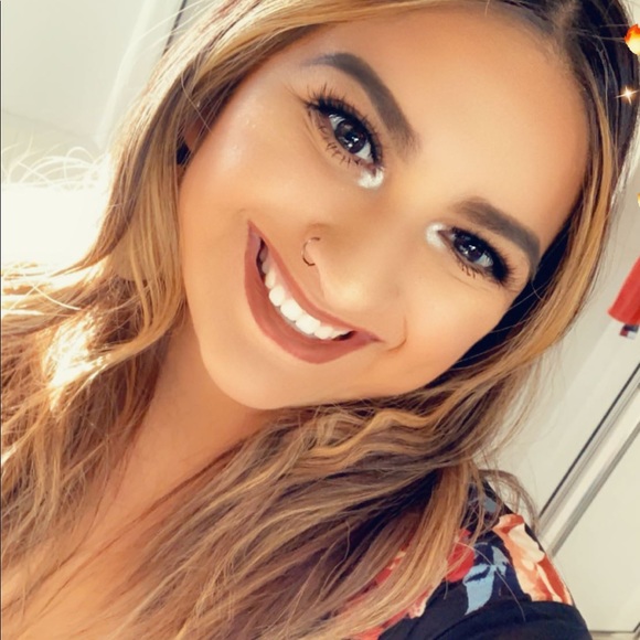 Nancy Santos - Poshmark Profile Picture of Nancy Santos (@nancysantos713) on Poshmark