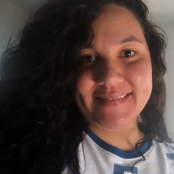 Profile Picture of Amanda Calderón (@mandyn1) on Poshmark