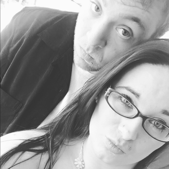 Profile Picture of Stefanie Matthews (@mrs_matthews4) on Poshmark