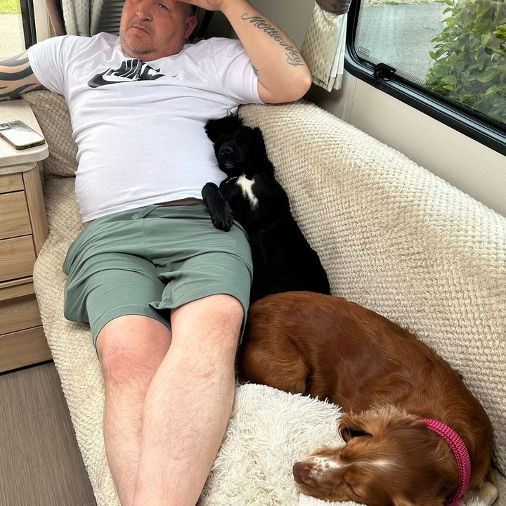 Profile Picture of simon (@simon_cousins) on Tiktok