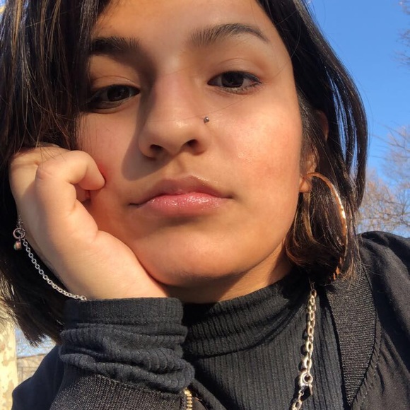 Profile Picture of Sarah Razzaq (@sarahraz543) on Poshmark