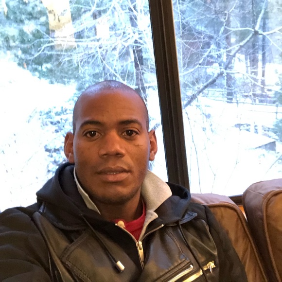 Profile Picture of Alexander Fernandez (@supercuba) on Poshmark