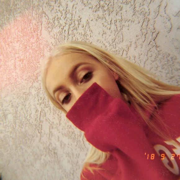 Profile Picture of Taylor Eckstein (@taylor_eckstein) on Poshmark