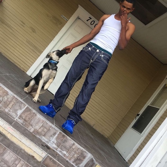 Profile Picture of Josh Harvey (@iybish) on Poshmark