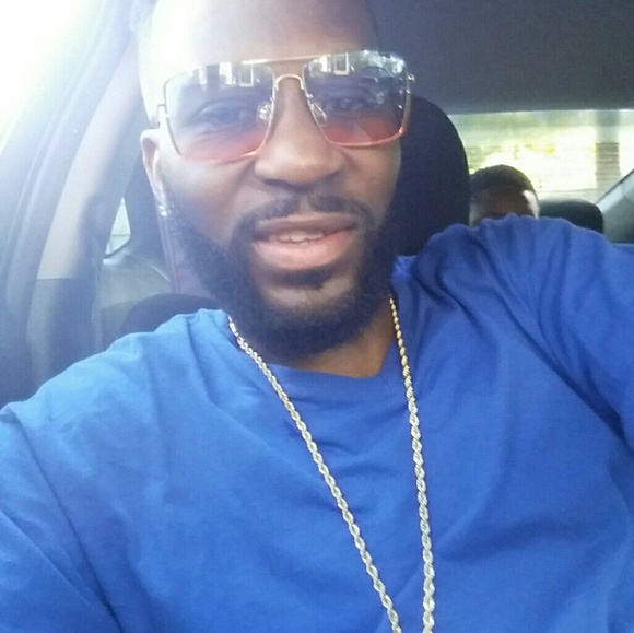 Profile Picture of Ray Maxwell (@raymax2) on Poshmark