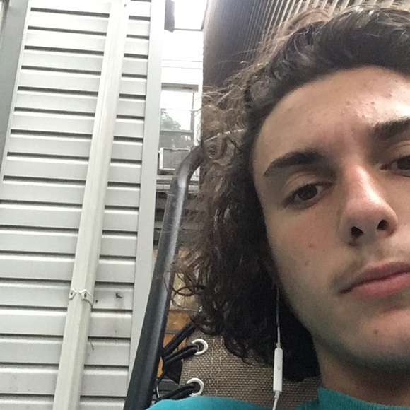 Jeff Crespo - Poshmark Profile Picture of Jeff Crespo (@jeffcrespo) on Poshmark