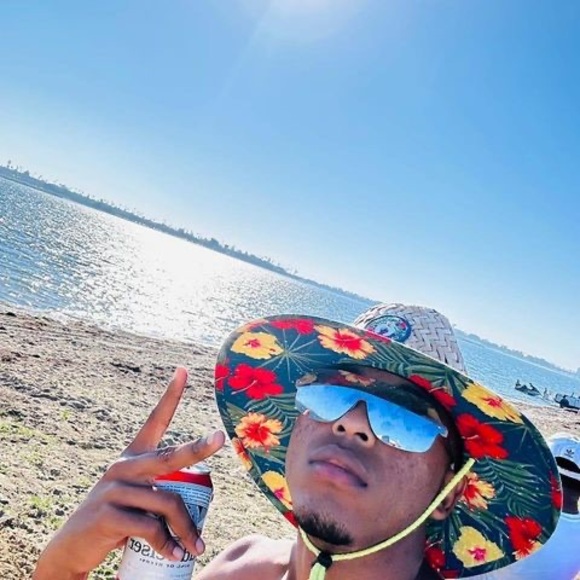 Profile Picture of Jose Navas (@joenava604) on Poshmark