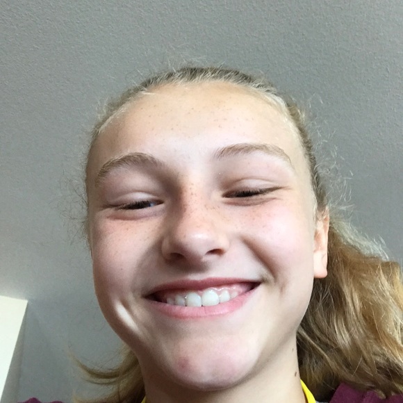Profile Picture of Briana Broxson (@bb1008091) on Poshmark