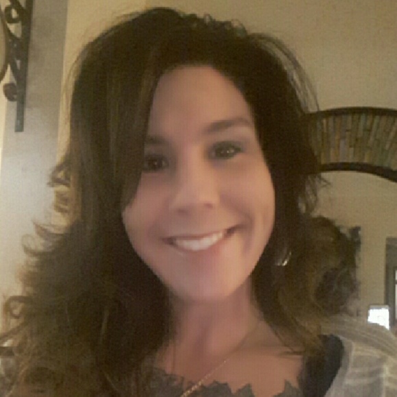 Profile Picture of Janet Dobbs (@janetdobbs629) on Poshmark