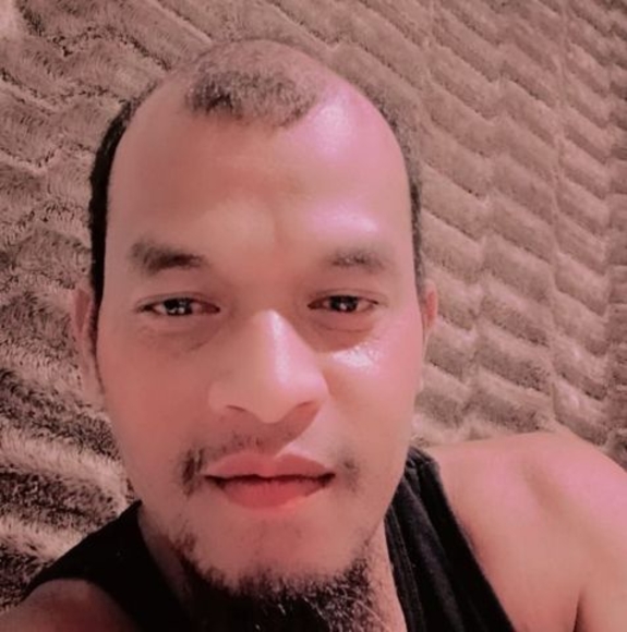 Profile Picture of Lisa Carland (@lhesada) on Poshmark