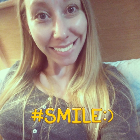 Profile Picture of Kayla Warrer (@kaywarrer) on Poshmark