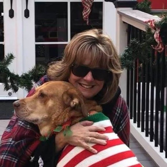 Profile Picture of Susan Lambert (@susanlambert668) on Poshmark
