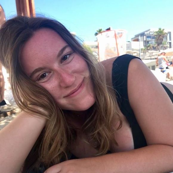 Profile Picture of Alexandra Rossen (@zansclothes) on Poshmark