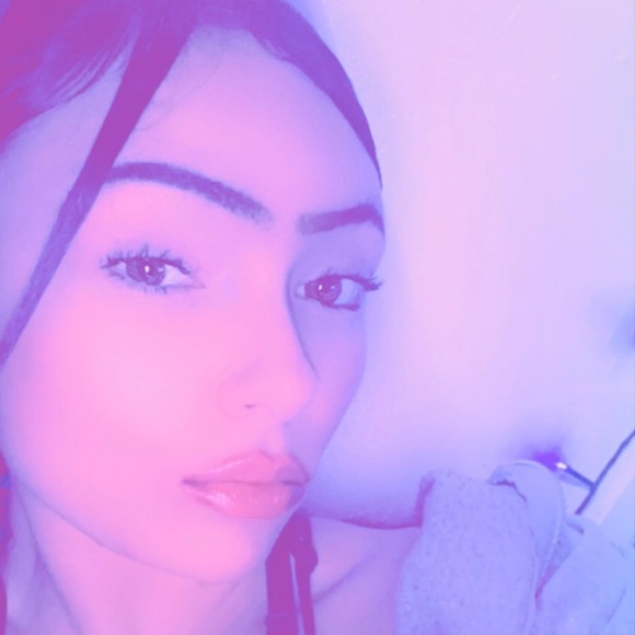 Profile Picture of Jessa Macnichol (@yessamay) on Poshmark