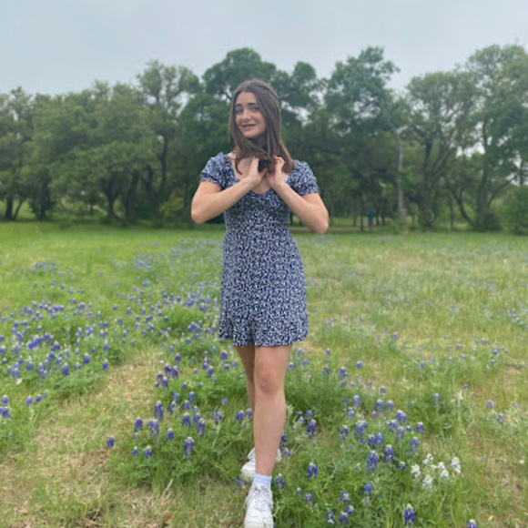 Ivy Newman - Poshmark Profile Picture of Ivy Newman (@ivynewman) on Poshmark