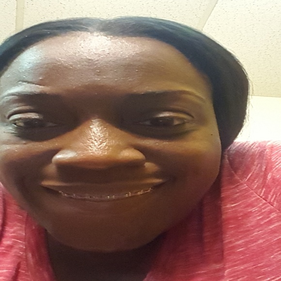 Profile Picture of Marilyn Hawkins (@marilynh702_) on Poshmark