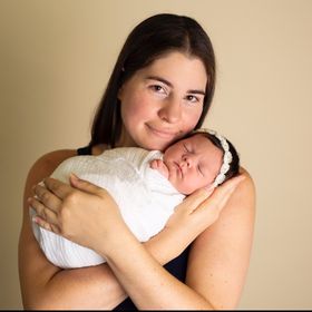 Profile Picture of Come Read With Carly (@ComeReadWithCarly) on Pinterest