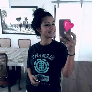 Profile Picture of Amanda Chaves Cotoski (@amandachaves.cotoski) on Facebook