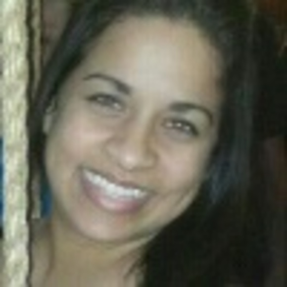 Profile Picture of Yaneris Collado (@yaneris04) on Poshmark