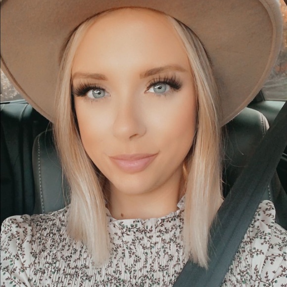 Profile Picture of Kaylie Worcester (@kaymace) on Poshmark