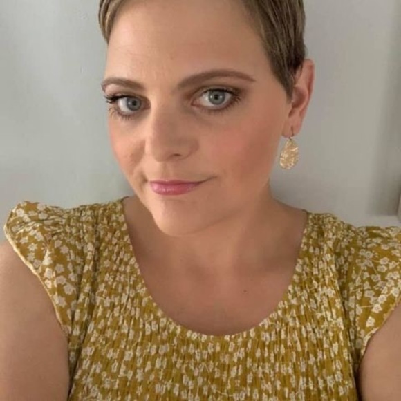 Profile Picture of Jess Stephens (@ssjs85) on Poshmark