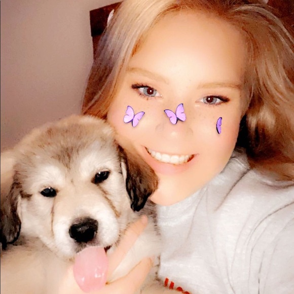 Profile Picture of Jessica Saulters (@jsaucy2) on Poshmark