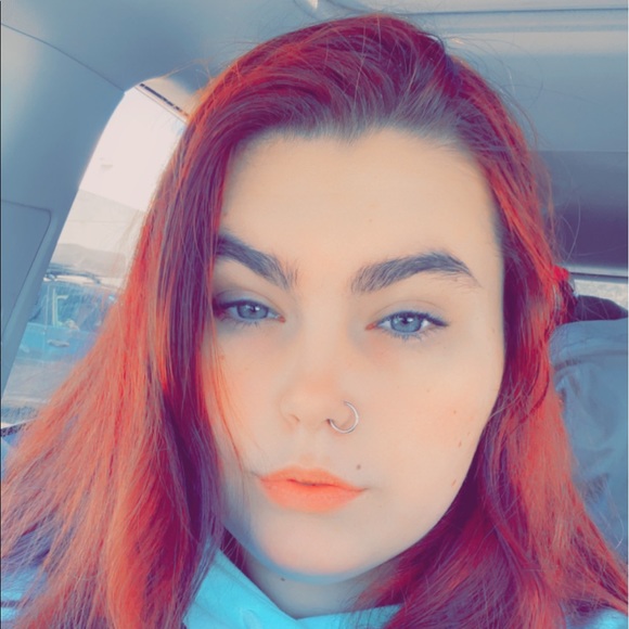 Profile Picture of Katheryn Durant (@katheryndurant) on Poshmark