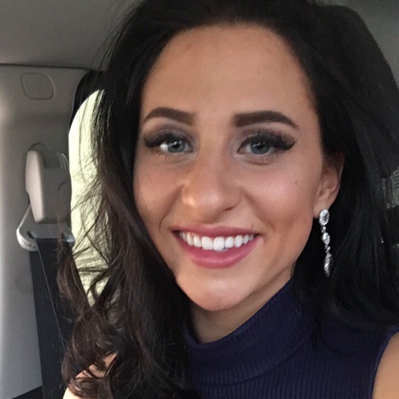 Profile Picture of Kate Marshall (@marshallkate7) on Poshmark