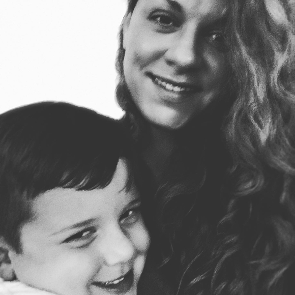 Profile Picture of Amber Hayes (@ambs186) on Poshmark