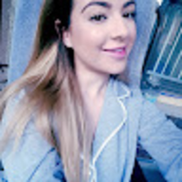 Kiora Kiora - Poshmark Profile Picture of Kiora Kiora (@kaseykioraa) on Poshmark